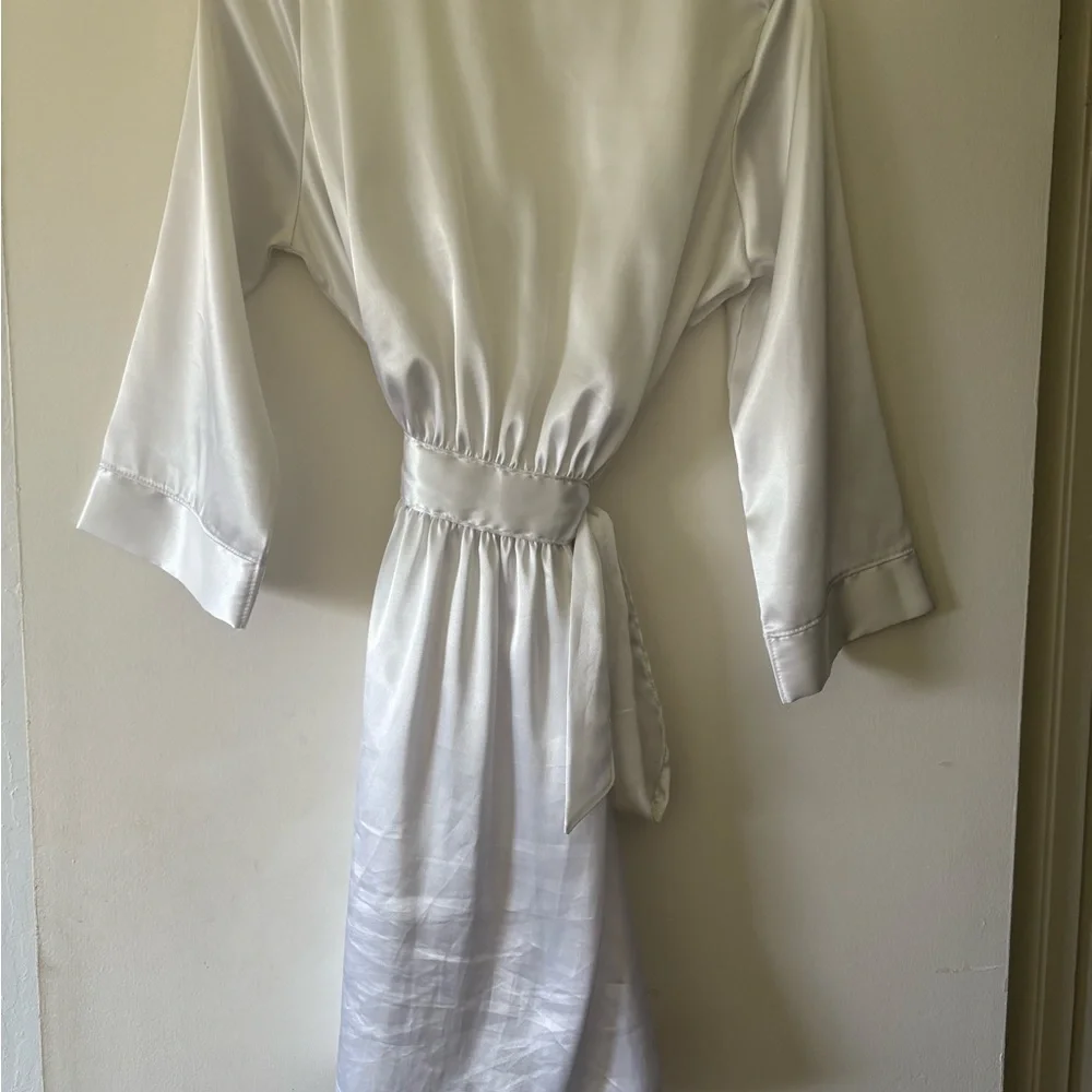 Silk Robe - Picture 2 of 4